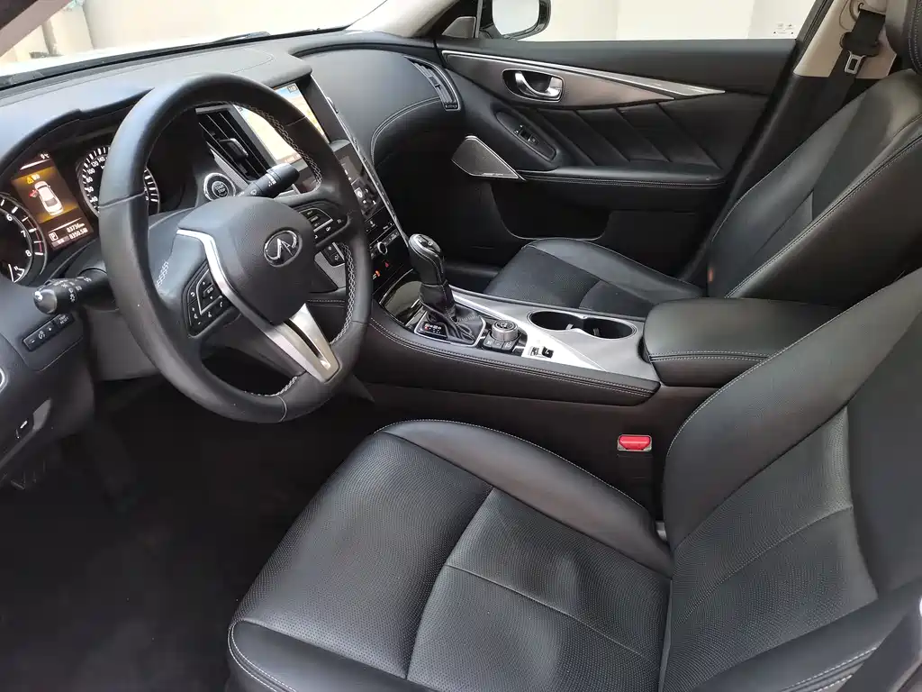 Infiniti Q50 L 2.0 T Progressive Enjoyment CN-VI