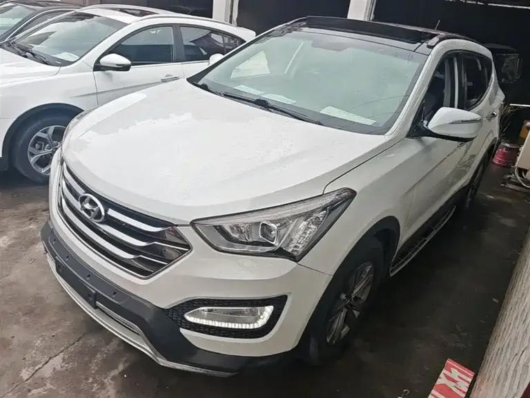 Hyundai Santa Fe 2.4 L Auto 2 WD Intelligent 5-seat