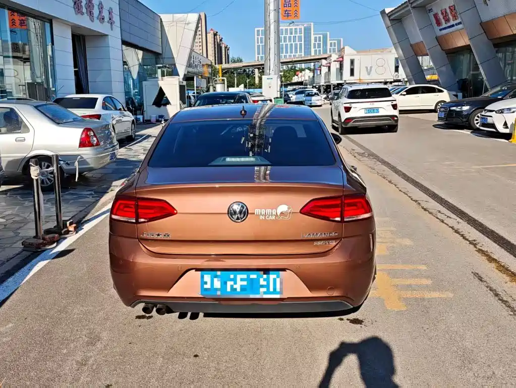 Lamando 230 TSI DSG Style