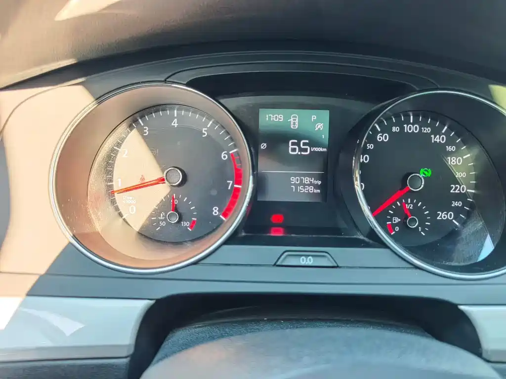 Lamando 230 TSI DSG Style
