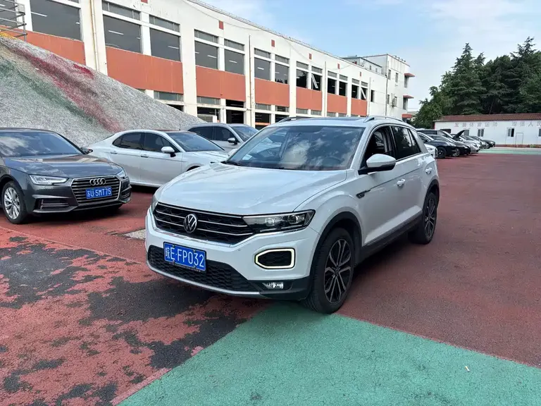 Volkswagen T-ROC 280 TSI DSG 2 WD Luxury Connected
