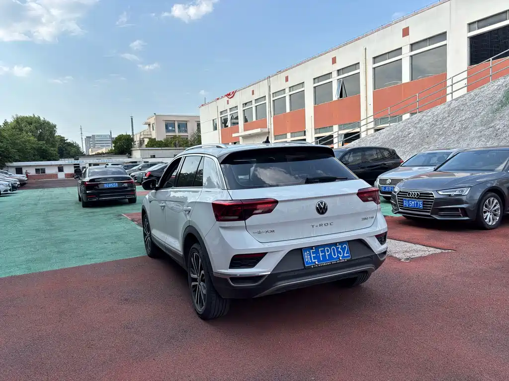 T-ROC 280 TSI DSG 2 WD Luxury Connected