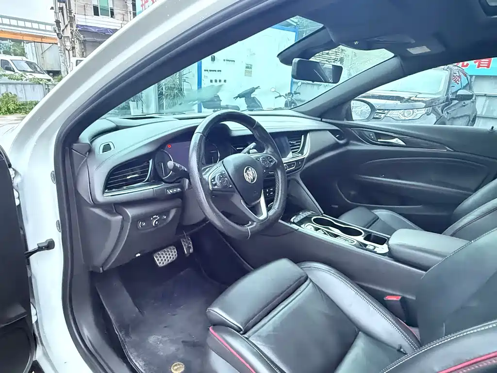 Regal GS 28 T Distinguished