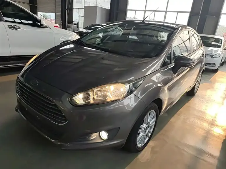 Ford Fiesta Hatchback 1.5 L Auto Fashionable