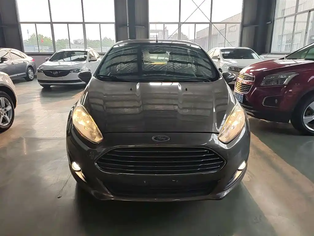 Fiesta Hatchback 1.5 L Auto Fashionable