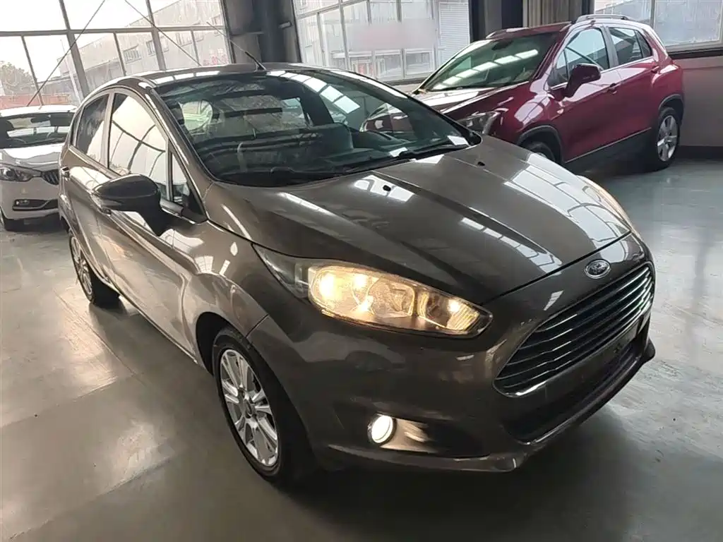 Fiesta Hatchback 1.5 L Auto Fashionable