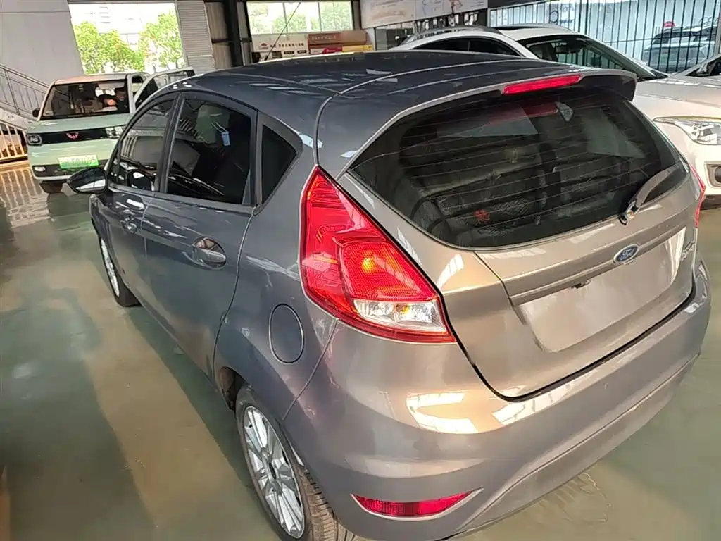 Fiesta Hatchback 1.5 L Auto Fashionable