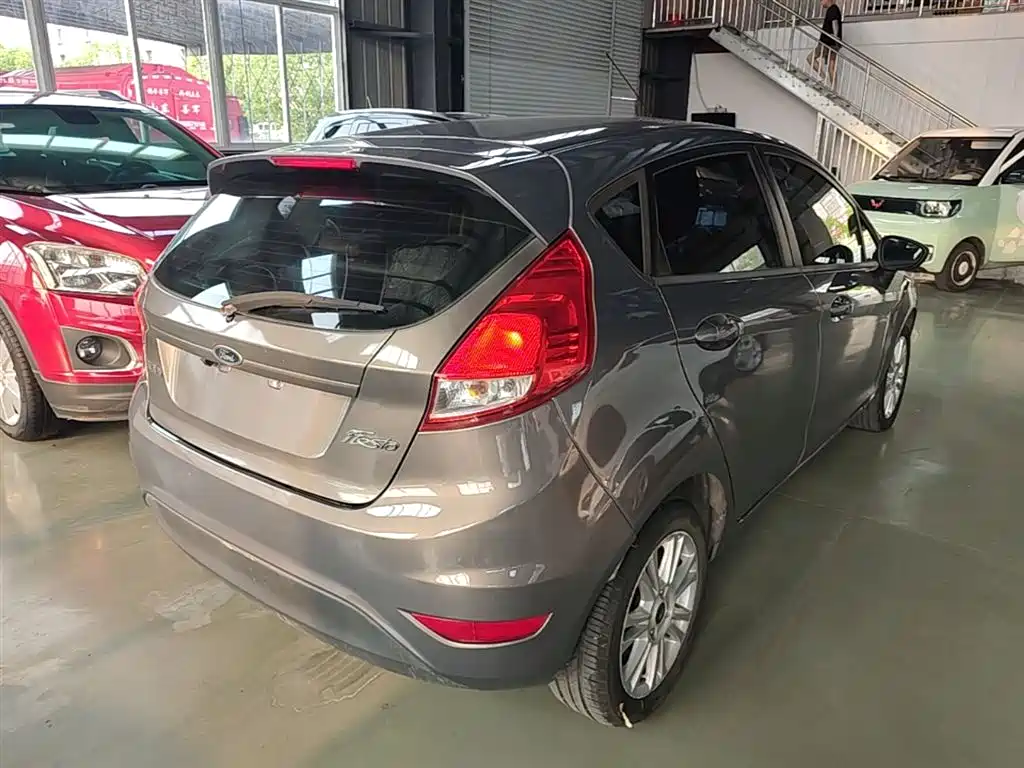 Fiesta Hatchback 1.5 L Auto Fashionable