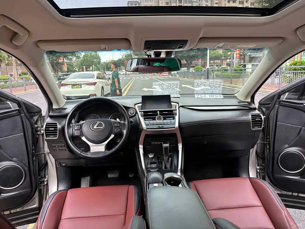 Lexus NX 200 t AWD Sharp Style