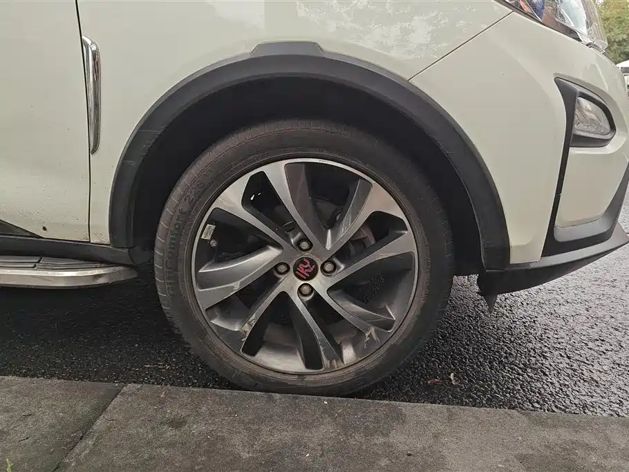 Yuan 1.5 L Manual Distinguished