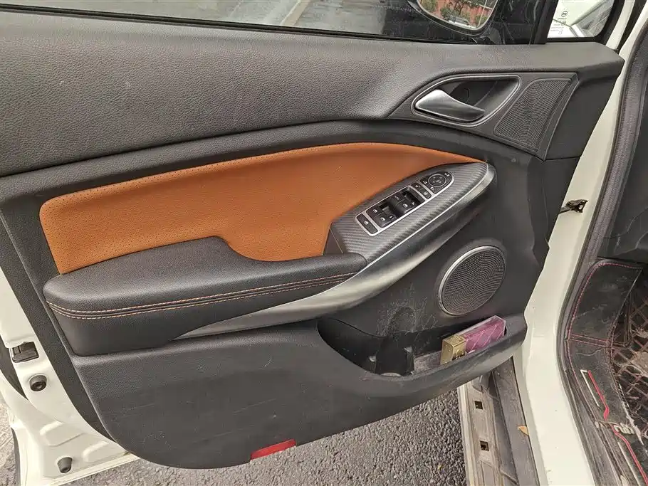 Yuan 1.5 L Manual Distinguished
