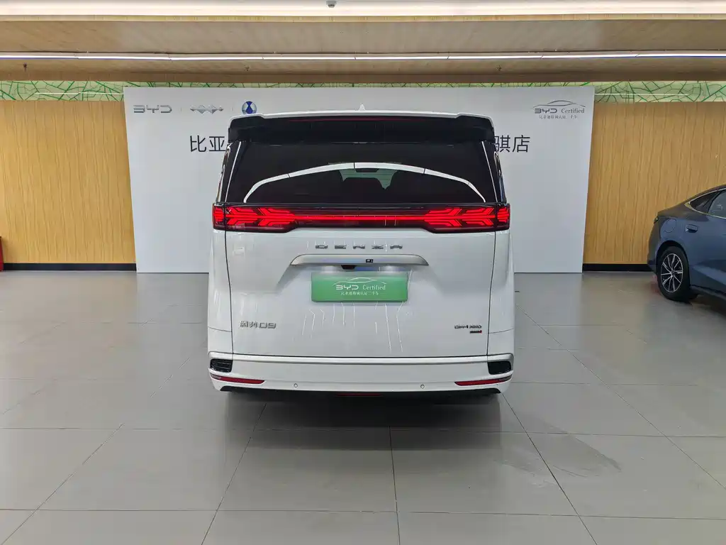 Denza D9 DM-i Smart Drive 1020 4 WD Honored