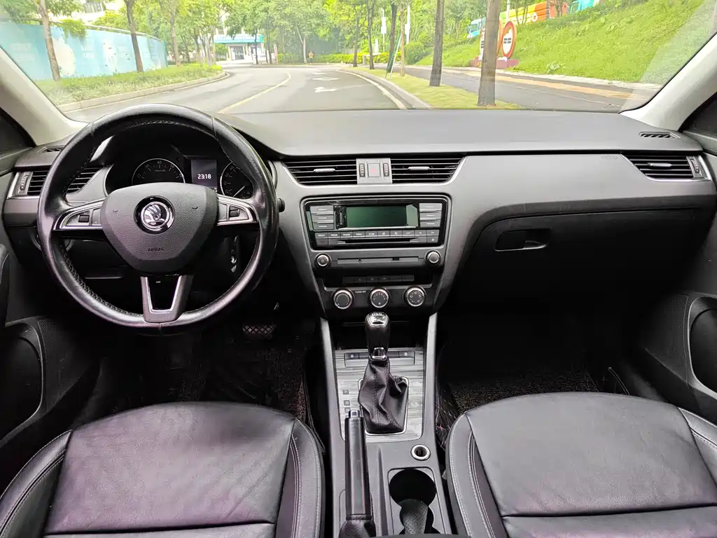 Octavia TSI280 DSG Smart Travel