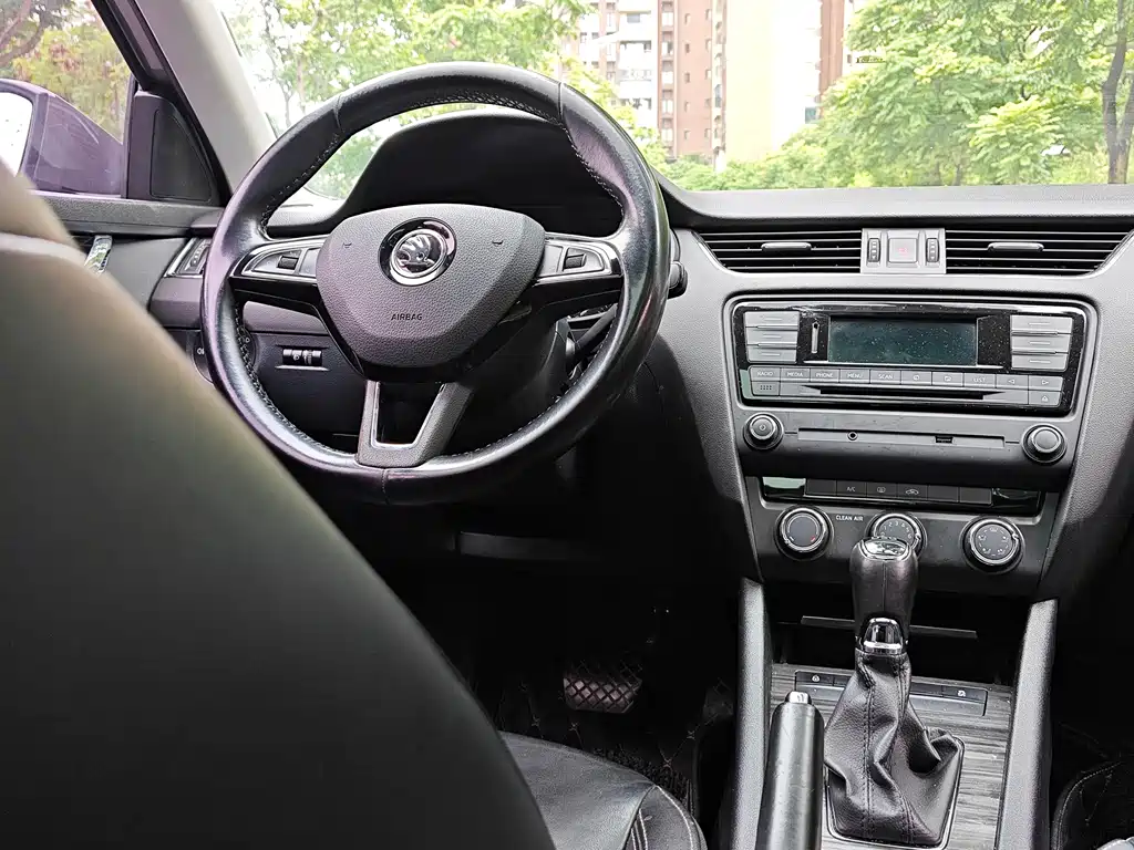 Octavia TSI280 DSG Smart Travel