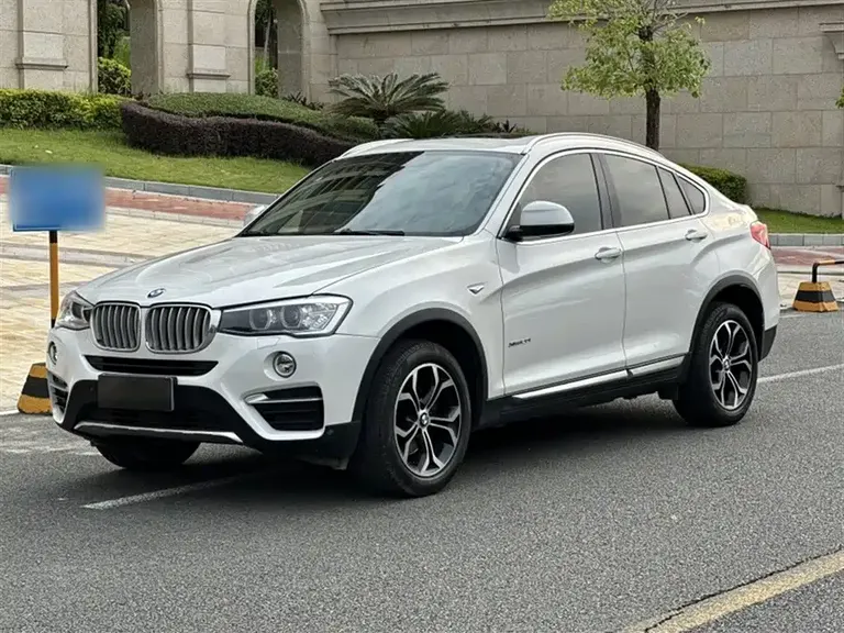 BMW X4 xDrive20 i X Design Package