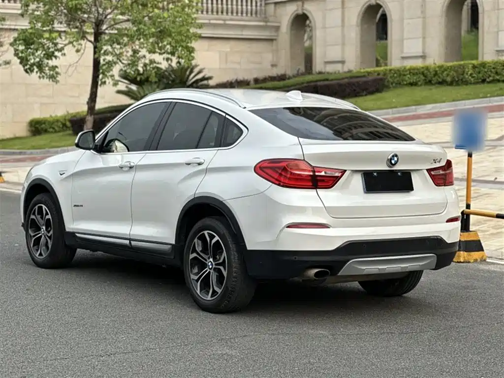 BMW X4 xDrive20 i X Design Package