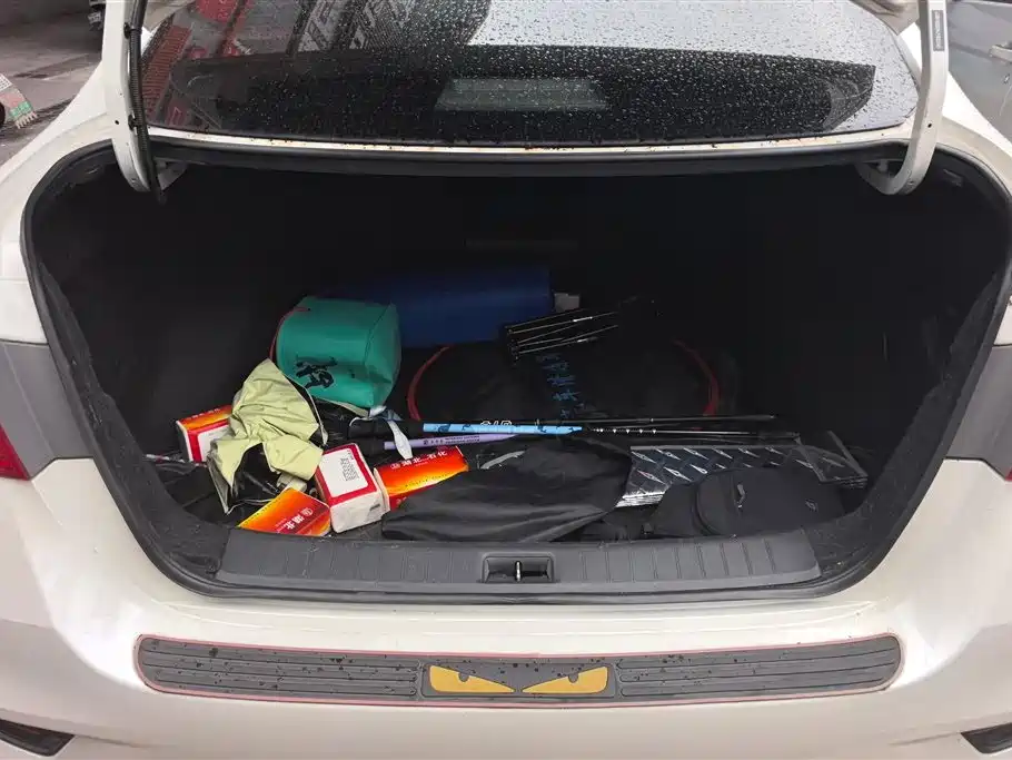 Sylphy 1.6 XV CVT Connected Premium CN-VI