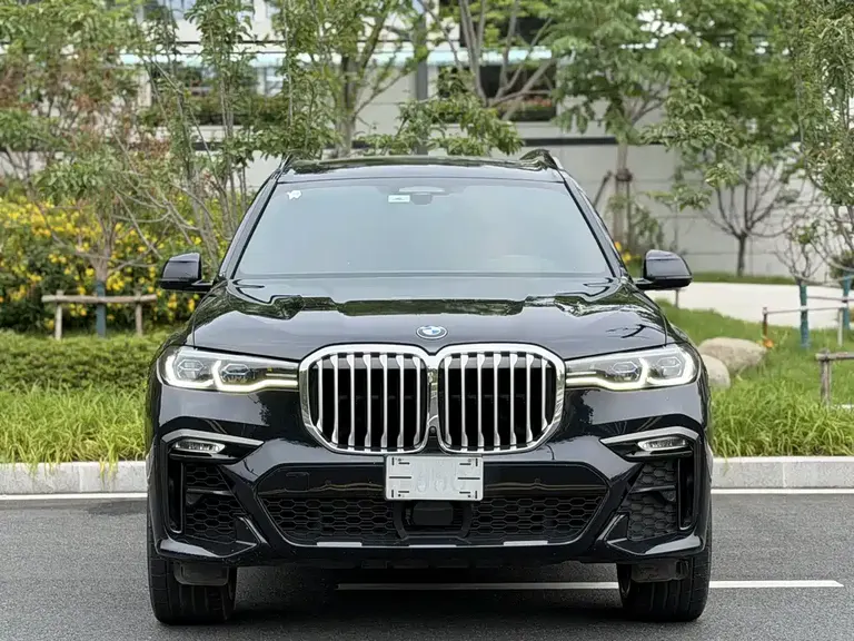 BMW X7 xDrive40 i Premium M Sport Package