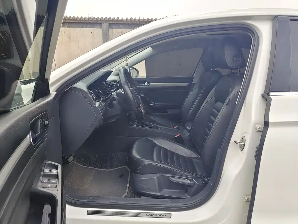 Lamando 280 TSI DSG Comfort