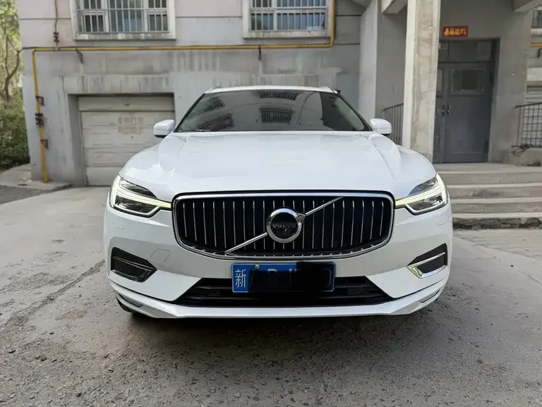 Volvo XC60 T5 4 WD Smart Grace Luxury