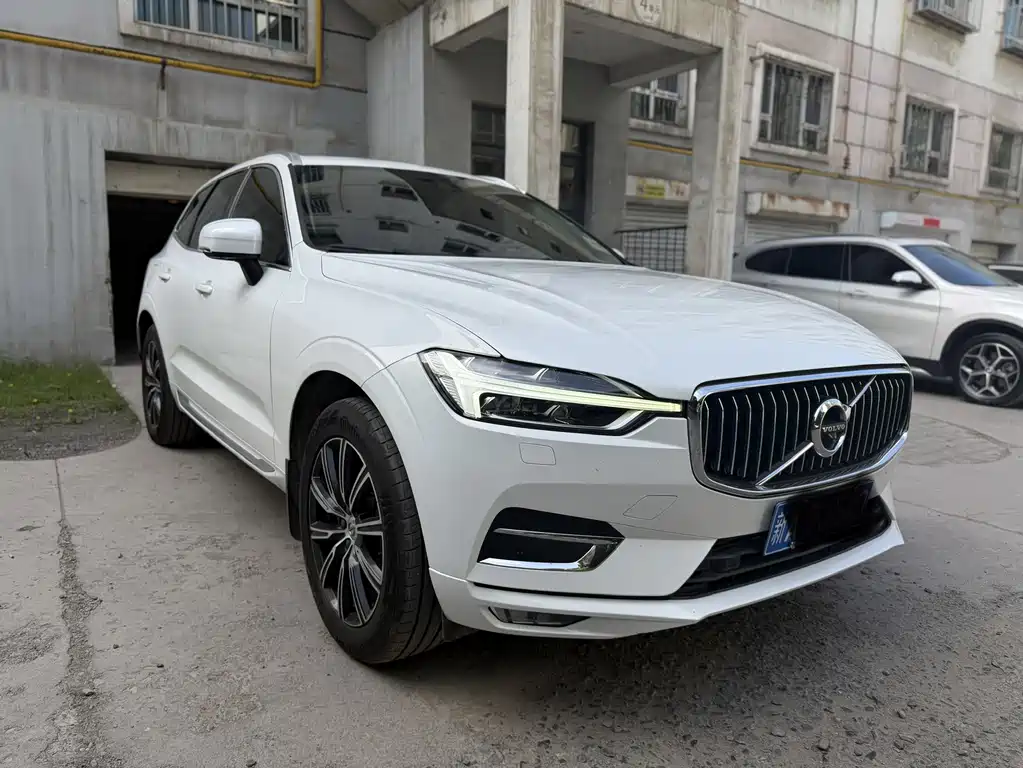 Volvo XC60 T5 4 WD Smart Grace Luxury