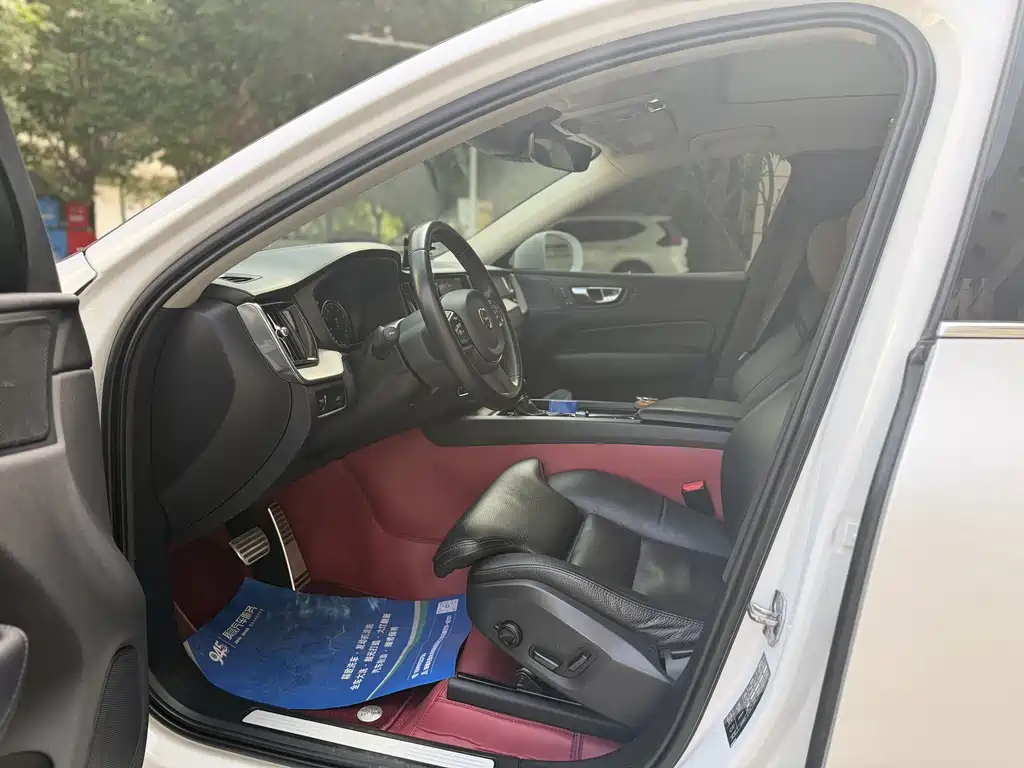Volvo XC60 T5 4 WD Smart Grace Luxury