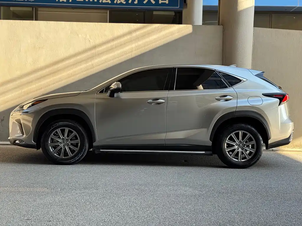 Lexus NX 200 FWD Sharp Travel CN-VI