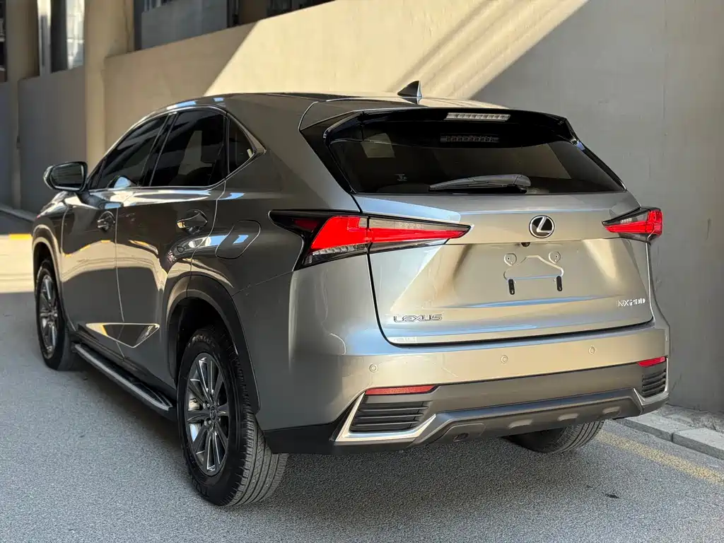 Lexus NX 200 FWD Sharp Travel CN-VI