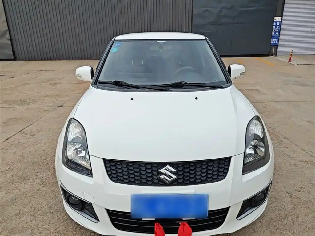 Swift 1.5 L Auto Fashion