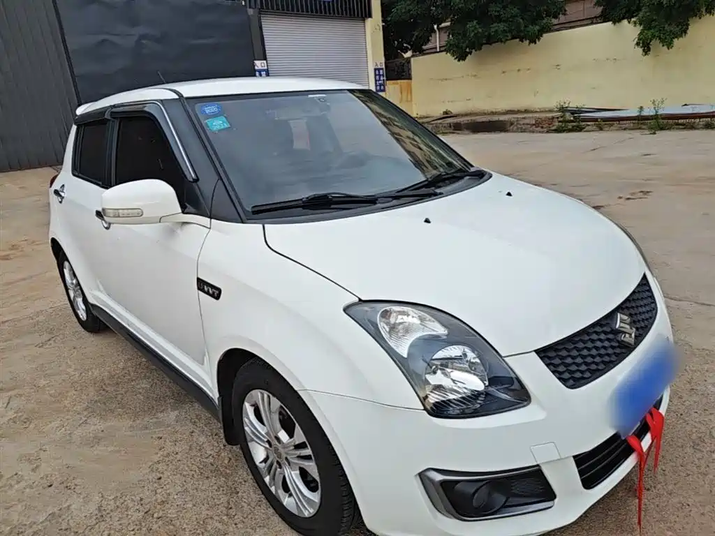 Swift 1.5 L Auto Fashion
