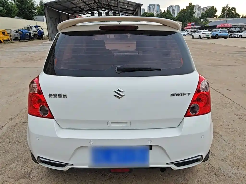 Swift 1.5 L Auto Fashion