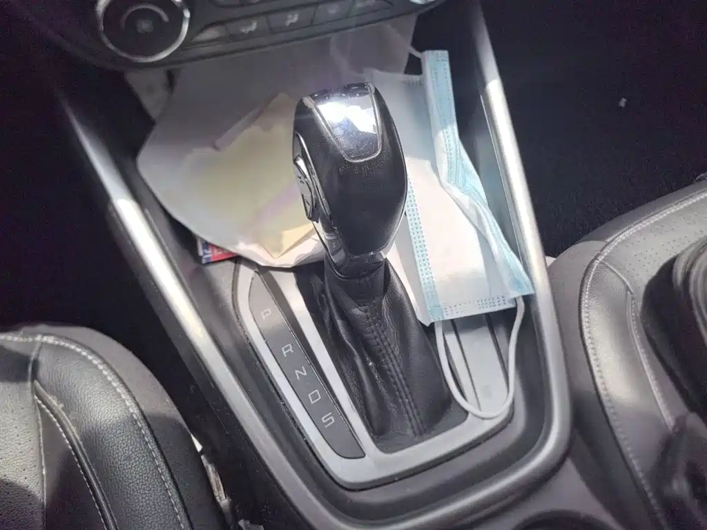 Escort 1.5 L Auto Fashion