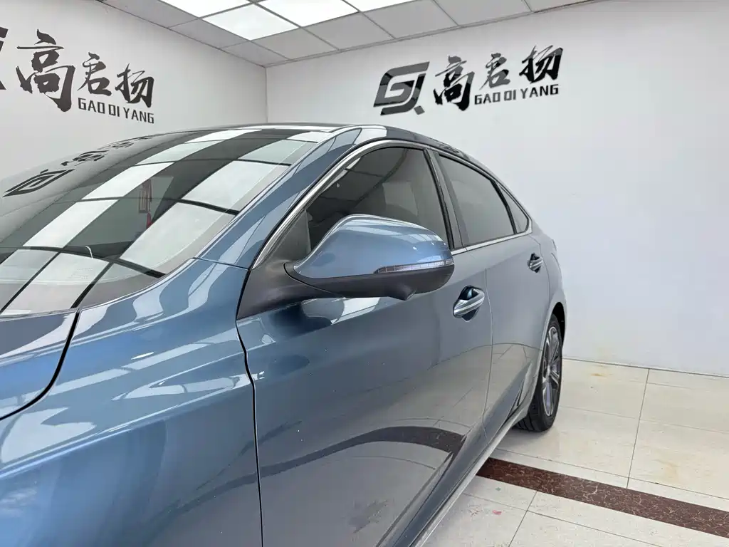 Ruicheng CC Blue Whale 1.5 T DCT Luxury