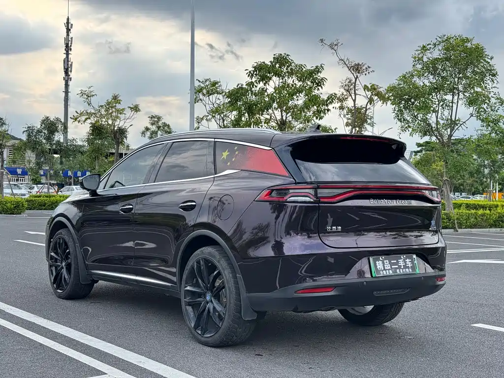 Tang NEV DM 2.0 T Full-time 4 WD Connected Pioneer Leading 7-seat CN-VI