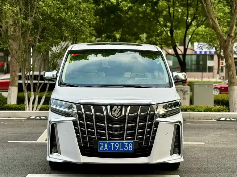 Toyota Alphard 3.5 L Distinguished