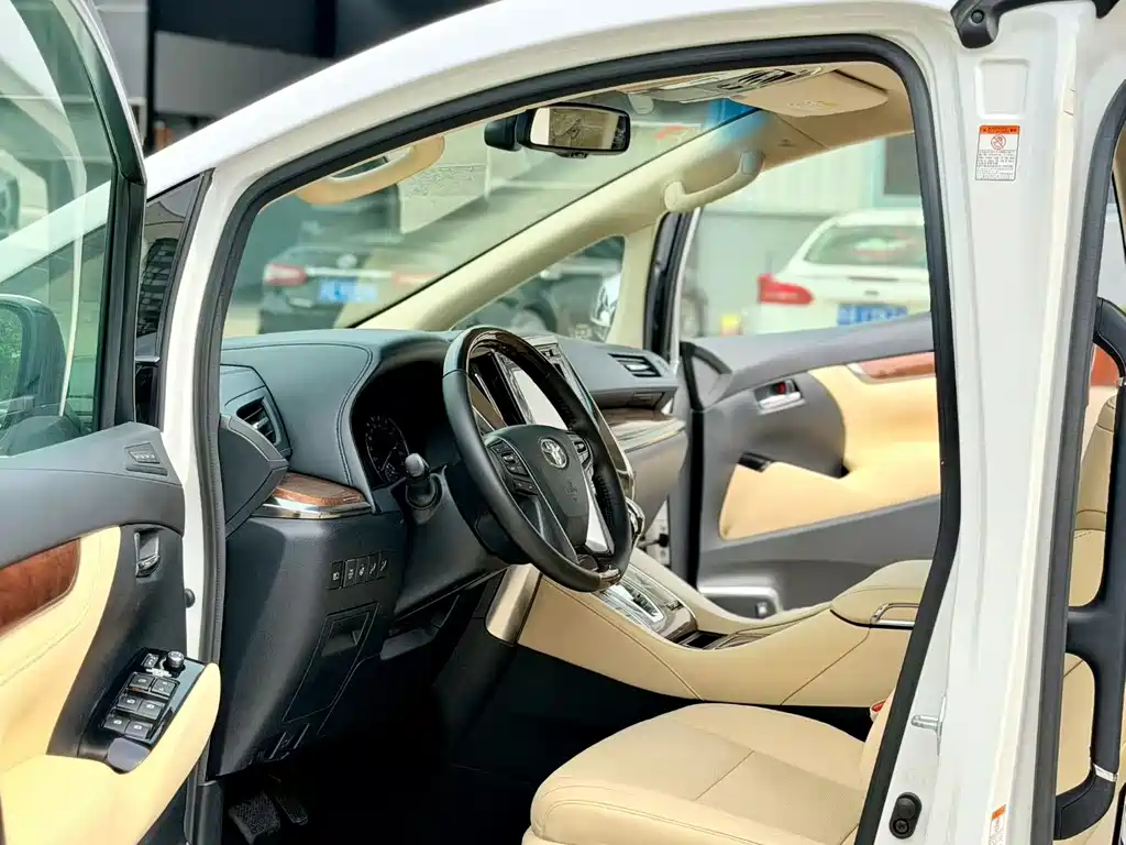 Alphard 3.5 L Distinguished