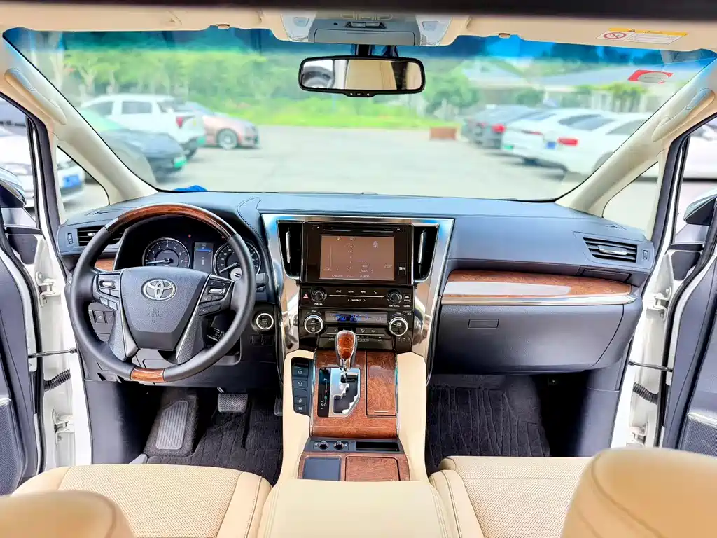 Alphard 3.5 L Distinguished