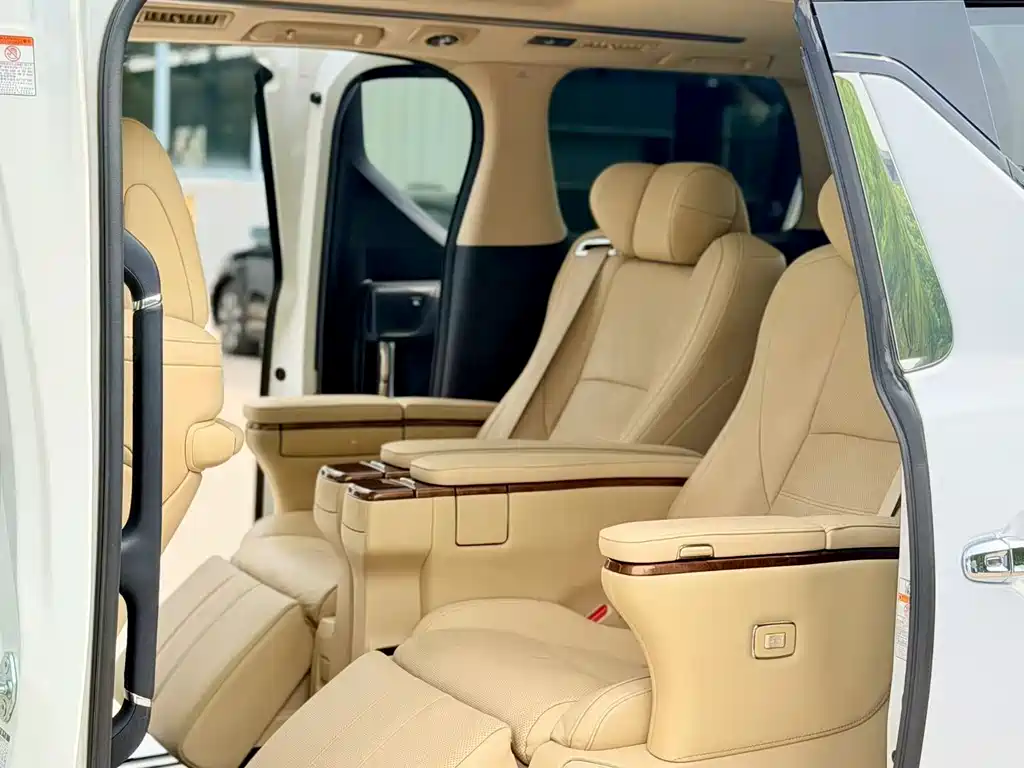 Alphard 3.5 L Distinguished
