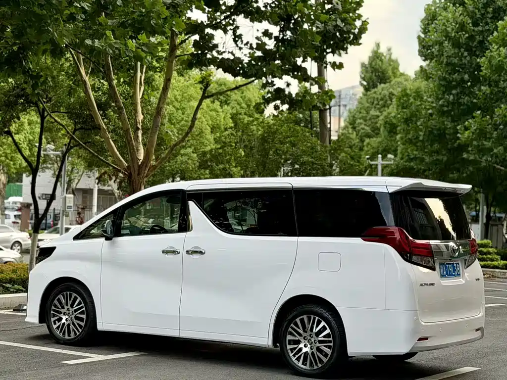 Alphard 3.5 L Distinguished
