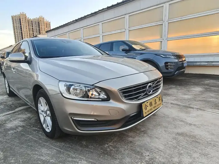 Volvo S60 S60 L 2.0 T Smart Travel