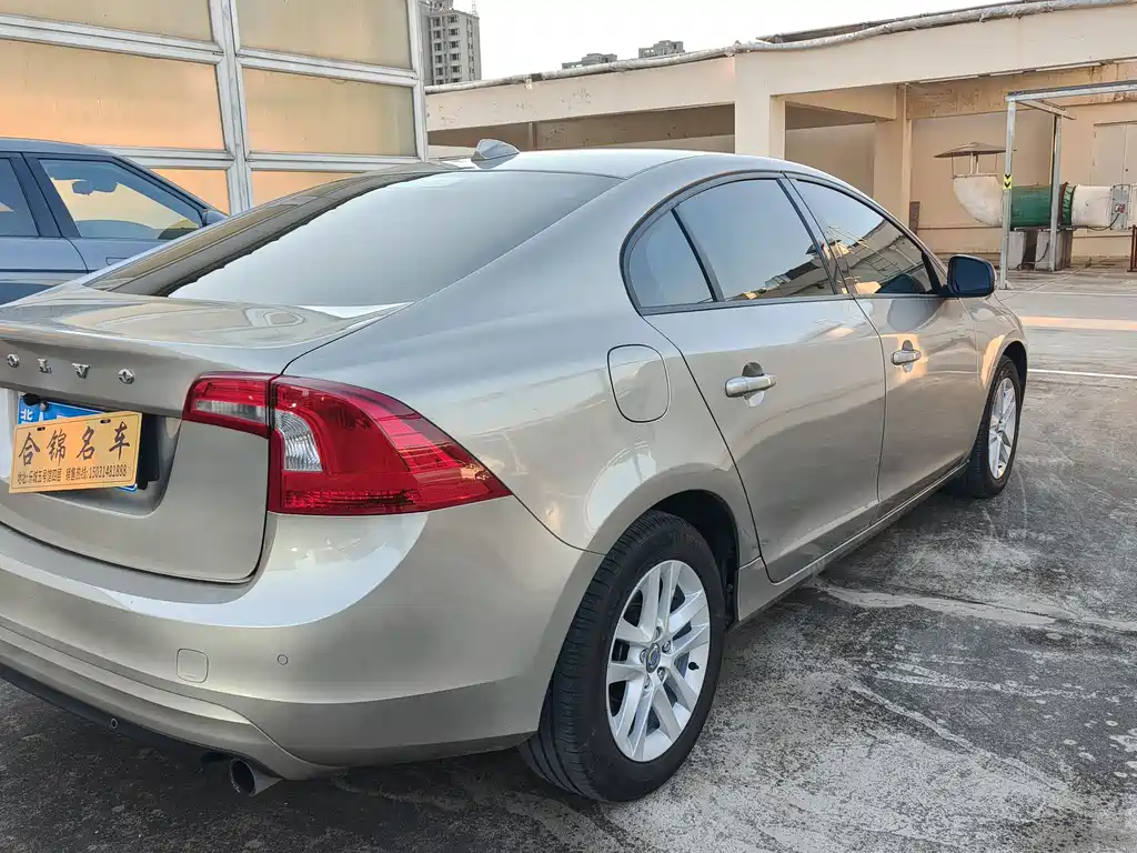 Volvo S60 S60 L 2.0 T Smart Travel