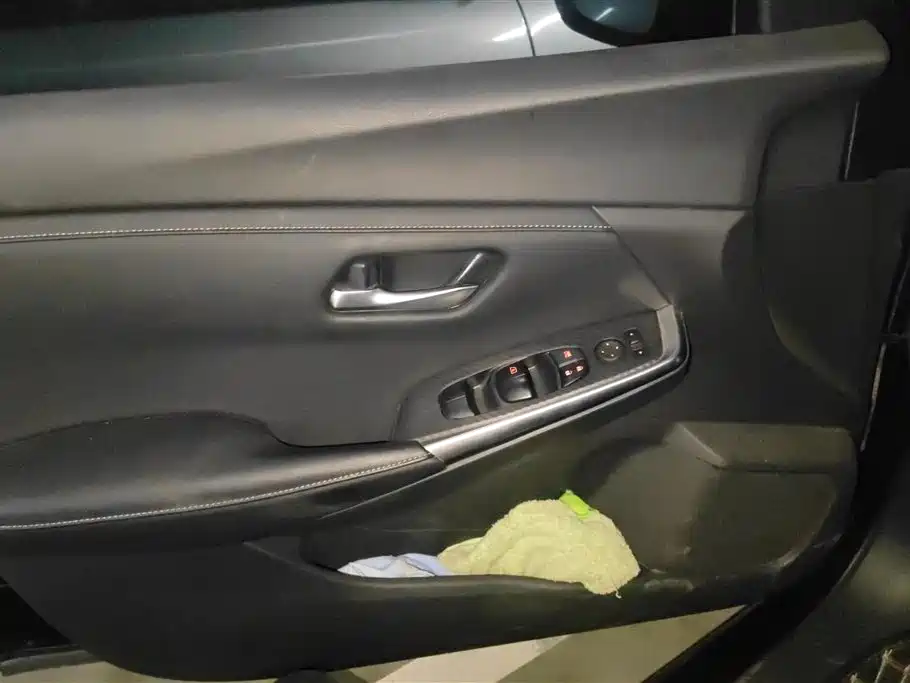 Sylphy 1.6 L XL CVT Joy