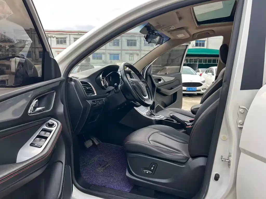 Baojun 560 1.8 L iAMT Luxury