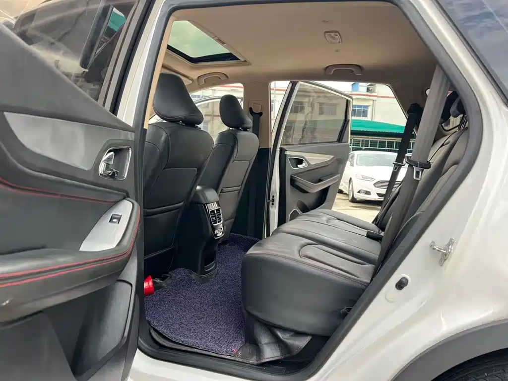 Baojun 560 1.8 L iAMT Luxury