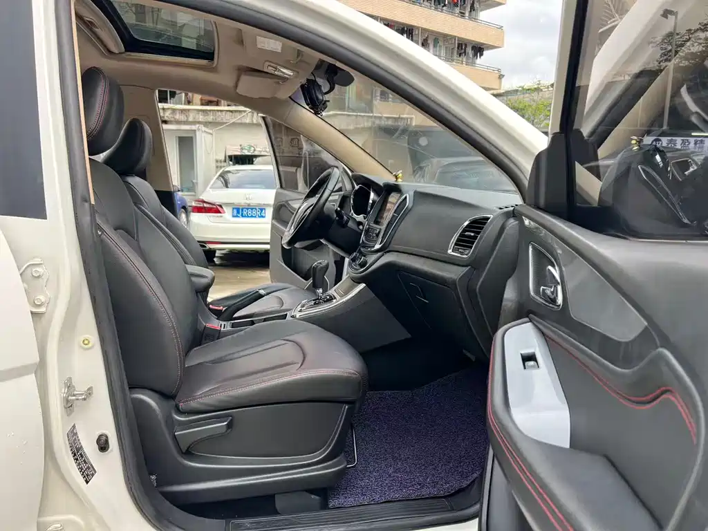 Baojun 560 1.8 L iAMT Luxury