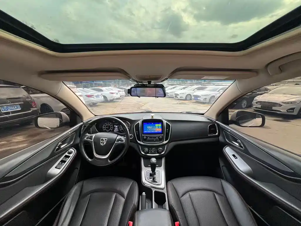 Baojun 560 1.8 L iAMT Luxury