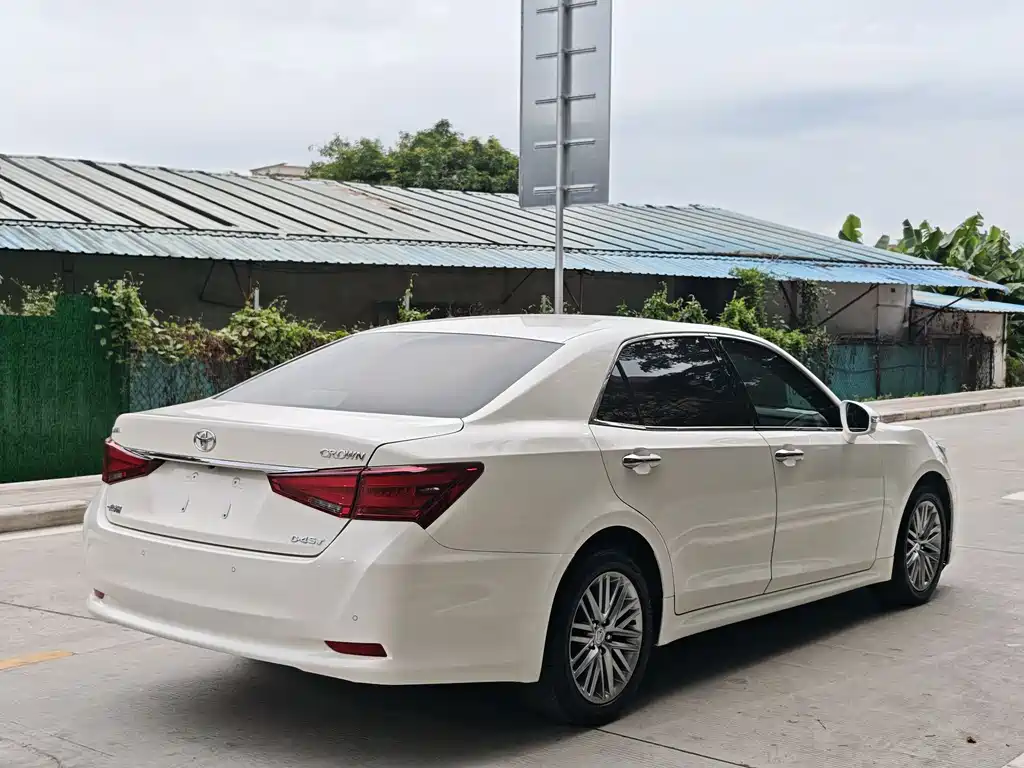Crown 2.0 T Sport