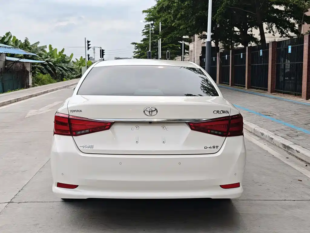 Crown 2.0 T Sport