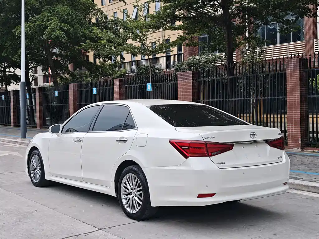 Crown 2.0 T Sport