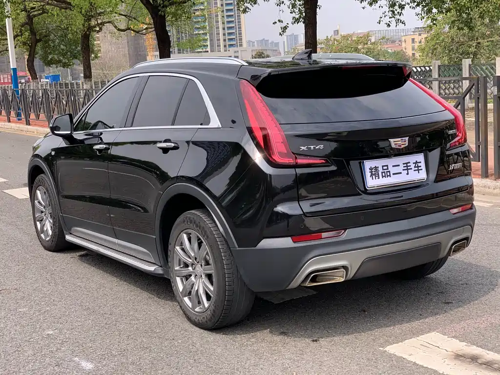 Cadillac XT4 28 T 2 WD Leading